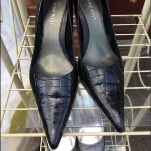 NINE WEST Black leather alligator print HEELS